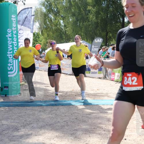 07.09.2025 - 19. Norderstedt Triathlon Zöllner http://msf.ph/oto/8789967 07.09.2025 13:56:02 Ziel 329 meine-sportfotos.de