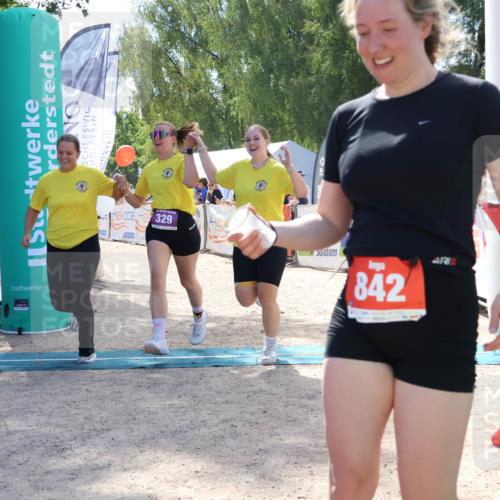 07.09.2025 - 19. Norderstedt Triathlon Zöllner http://msf.ph/oto/8789970 07.09.2025 13:56:02 Ziel 329 meine-sportfotos.de