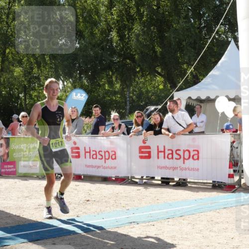 07.09.2025 - 19. Norderstedt Triathlon Zöllner http://msf.ph/oto/8789974 07.09.2025 15:24:57 Ziel 1017 meine-sportfotos.de