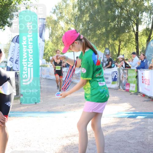 07.09.2025 - 19. Norderstedt Triathlon Zöllner http://msf.ph/oto/8789976 07.09.2025 16:22:05 Ziel 522, 541 meine-sportfotos.de