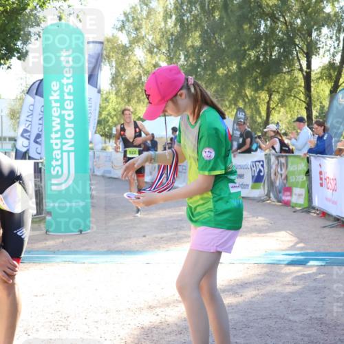 07.09.2025 - 19. Norderstedt Triathlon Zöllner http://msf.ph/oto/8789979 07.09.2025 16:22:05 Ziel 522, 541 meine-sportfotos.de