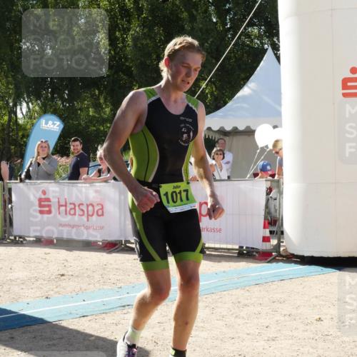 07.09.2025 - 19. Norderstedt Triathlon Zöllner http://msf.ph/oto/8789983 07.09.2025 15:24:58 Ziel 1017 meine-sportfotos.de