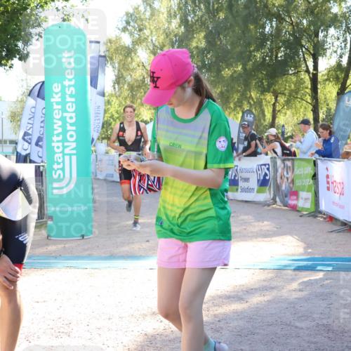 07.09.2025 - 19. Norderstedt Triathlon Zöllner http://msf.ph/oto/8789985 07.09.2025 16:22:05 Ziel 522, 541 meine-sportfotos.de