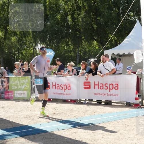 07.09.2025 - 19. Norderstedt Triathlon Zöllner http://msf.ph/oto/8789988 07.09.2025 15:25:06 Ziel 1401 meine-sportfotos.de
