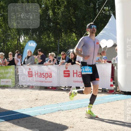 07.09.2025 - 19. Norderstedt Triathlon Zöllner http://msf.ph/oto/8789993 07.09.2025 15:25:07 Ziel 1008, 1401 meine-sportfotos.de