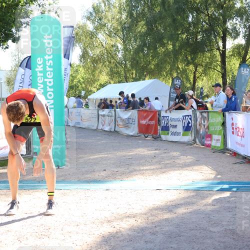 07.09.2025 - 19. Norderstedt Triathlon Zöllner http://msf.ph/oto/8789994 07.09.2025 16:22:08 Ziel 522, 541 meine-sportfotos.de