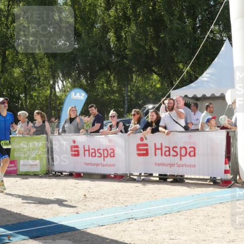 07.09.2025 - 19. Norderstedt Triathlon Zöllner http://msf.ph/oto/8789996 07.09.2025 15:25:10 Ziel 1008, 1401 meine-sportfotos.de