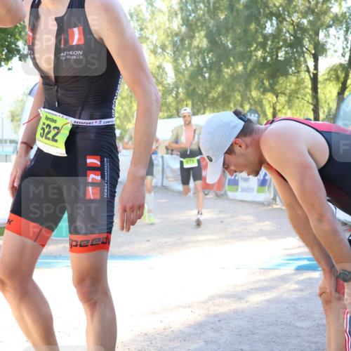 07.09.2025 - 19. Norderstedt Triathlon Zöllner http://msf.ph/oto/8790015 07.09.2025 16:22:25 Ziel 513, 517 meine-sportfotos.de