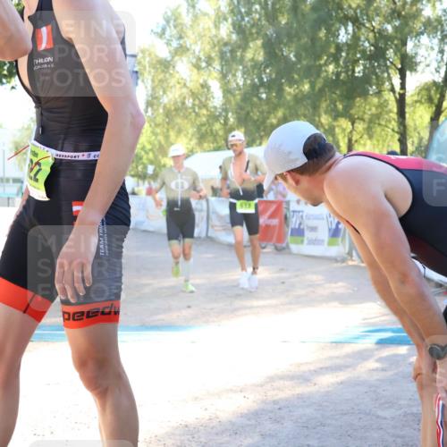 07.09.2025 - 19. Norderstedt Triathlon Zöllner http://msf.ph/oto/8790017 07.09.2025 16:22:25 Ziel 513, 517 meine-sportfotos.de