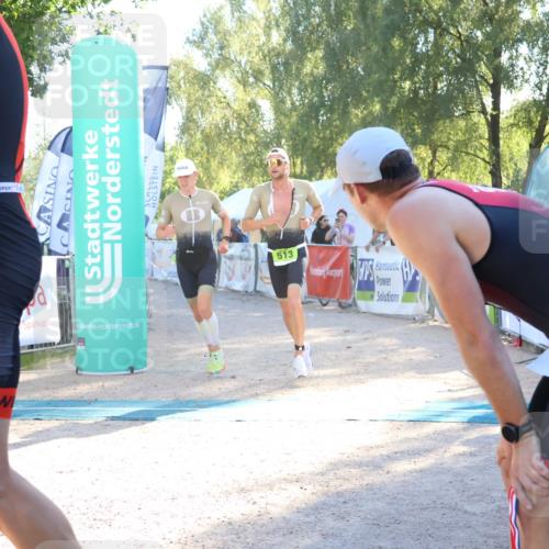 07.09.2025 - 19. Norderstedt Triathlon Zöllner http://msf.ph/oto/8790023 07.09.2025 16:22:26 Ziel 513, 517 meine-sportfotos.de