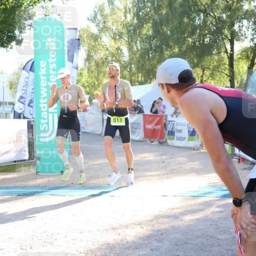 07.09.2025 - 19. Norderstedt Triathlon Zöllner http://msf.ph/oto/8790028 07.09.2025 16:22:26 Ziel 513, 517 meine-sportfotos.de