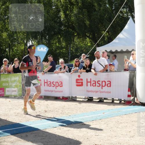 07.09.2025 - 19. Norderstedt Triathlon Zöllner http://msf.ph/oto/8790036 07.09.2025 15:26:21 Ziel 981 meine-sportfotos.de