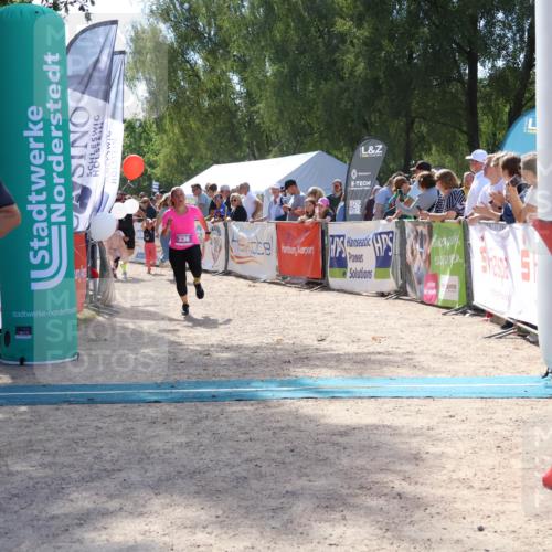 07.09.2025 - 19. Norderstedt Triathlon Zöllner http://msf.ph/oto/8790063 07.09.2025 13:57:02 Ziel 310, 336 meine-sportfotos.de