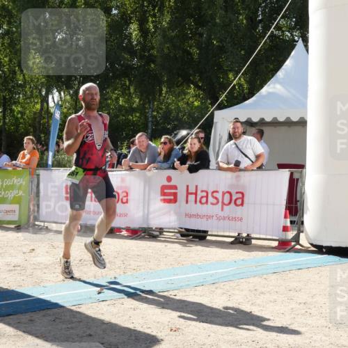 07.09.2025 - 19. Norderstedt Triathlon Zöllner http://msf.ph/oto/8790071 07.09.2025 15:28:19 Ziel 961 meine-sportfotos.de