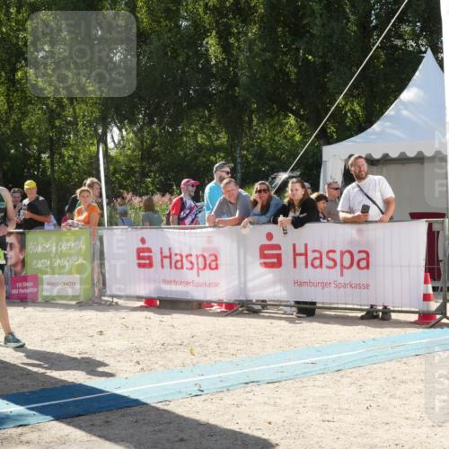 07.09.2025 - 19. Norderstedt Triathlon Zöllner http://msf.ph/oto/8790088 07.09.2025 15:28:37 Ziel 983, 993 meine-sportfotos.de