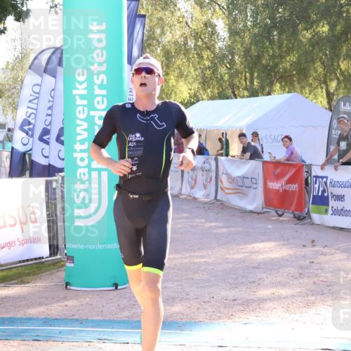 07.09.2025 - 19. Norderstedt Triathlon Zöllner http://msf.ph/oto/8790093 07.09.2025 16:23:44 Ziel 494, 537, 538 meine-sportfotos.de