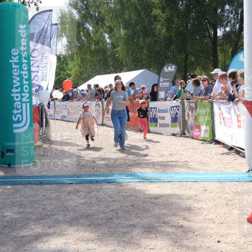 07.09.2025 - 19. Norderstedt Triathlon Zöllner http://msf.ph/oto/8790099 07.09.2025 13:57:05 Ziel 310, 336 meine-sportfotos.de