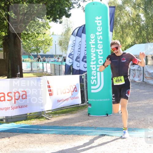 07.09.2025 - 19. Norderstedt Triathlon Zöllner http://msf.ph/oto/8790102 07.09.2025 16:23:49 Ziel 494, 538 meine-sportfotos.de