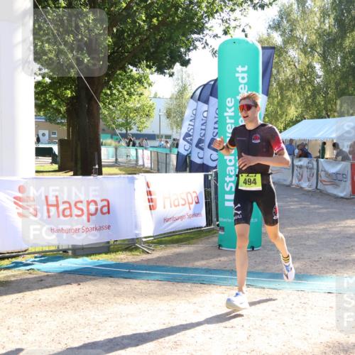 07.09.2025 - 19. Norderstedt Triathlon Zöllner http://msf.ph/oto/8790104 07.09.2025 16:23:49 Ziel 494, 538 meine-sportfotos.de