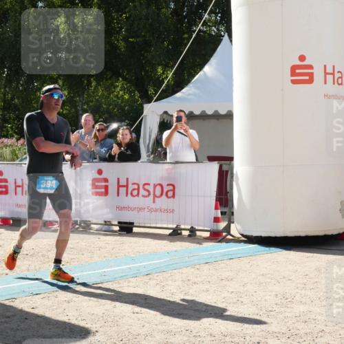 07.09.2025 - 19. Norderstedt Triathlon Zöllner http://msf.ph/oto/8790107 07.09.2025 15:29:24 Ziel 394, 990 meine-sportfotos.de