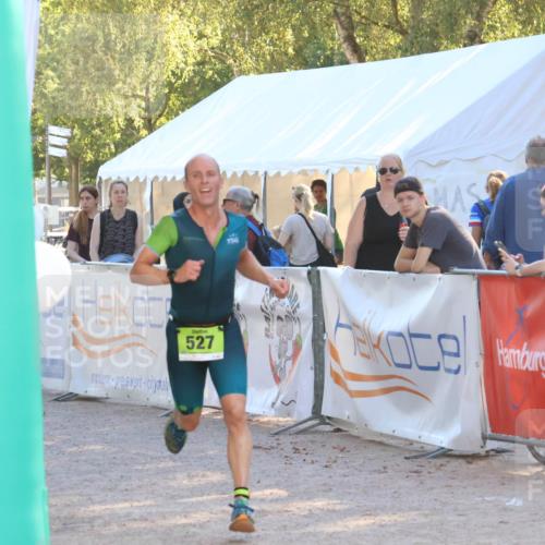 07.09.2025 - 19. Norderstedt Triathlon Zöllner http://msf.ph/oto/8790115 07.09.2025 16:24:04 Ziel 527 meine-sportfotos.de