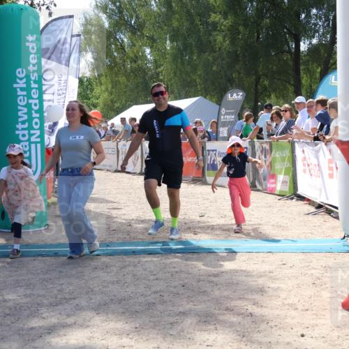 07.09.2025 - 19. Norderstedt Triathlon Zöllner http://msf.ph/oto/8790118 07.09.2025 13:57:07 Ziel 310, 336 meine-sportfotos.de