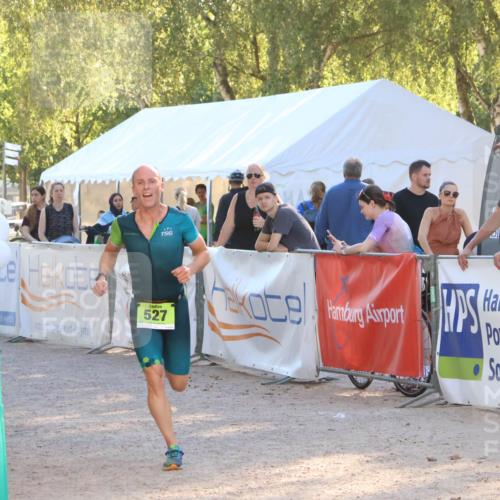 07.09.2025 - 19. Norderstedt Triathlon Zöllner http://msf.ph/oto/8790124 07.09.2025 16:24:05 Ziel 527 meine-sportfotos.de