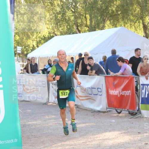 07.09.2025 - 19. Norderstedt Triathlon Zöllner http://msf.ph/oto/8790127 07.09.2025 16:24:05 Ziel 527 meine-sportfotos.de