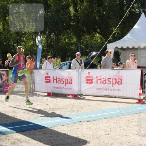 07.09.2025 - 19. Norderstedt Triathlon Zöllner http://msf.ph/oto/8790129 07.09.2025 15:29:42 Ziel 1020, 1027 meine-sportfotos.de
