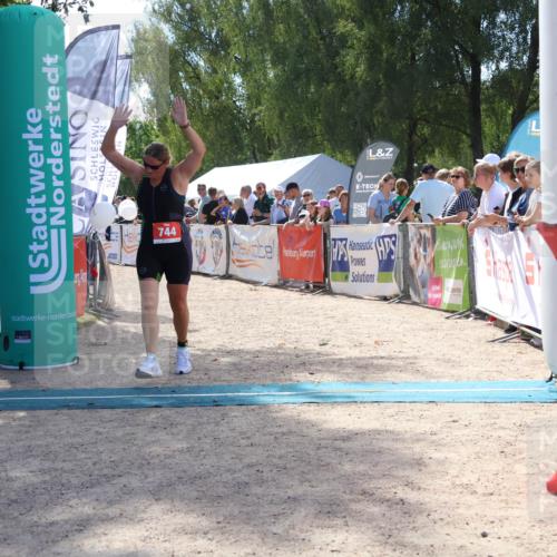 07.09.2025 - 19. Norderstedt Triathlon Zöllner http://msf.ph/oto/8790134 07.09.2025 13:57:19 Ziel 744 meine-sportfotos.de