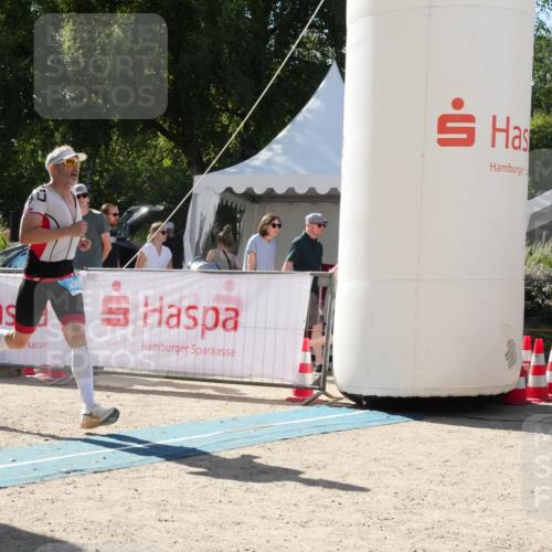 07.09.2025 - 19. Norderstedt Triathlon Zöllner http://msf.ph/oto/8790138 07.09.2025 15:30:38 Ziel 422 meine-sportfotos.de