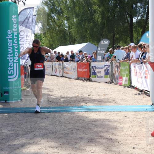 07.09.2025 - 19. Norderstedt Triathlon Zöllner http://msf.ph/oto/8790140 07.09.2025 13:57:19 Ziel 744 meine-sportfotos.de