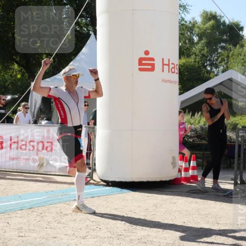 07.09.2025 - 19. Norderstedt Triathlon Zöllner http://msf.ph/oto/8790142 07.09.2025 15:30:39 Ziel 422 meine-sportfotos.de