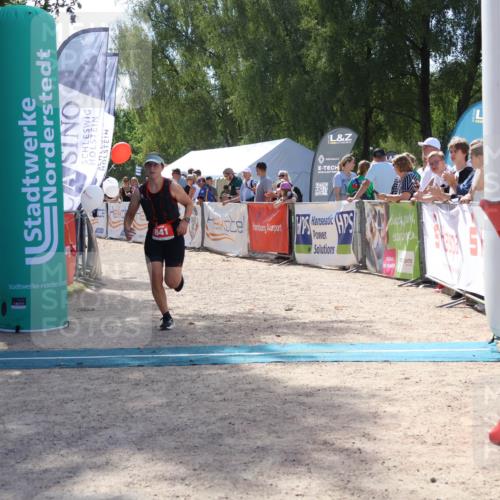 07.09.2025 - 19. Norderstedt Triathlon Zöllner http://msf.ph/oto/8790177 07.09.2025 13:57:39 Ziel 841 meine-sportfotos.de