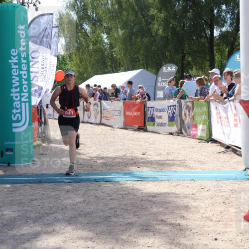 07.09.2025 - 19. Norderstedt Triathlon Zöllner http://msf.ph/oto/8790179 07.09.2025 13:57:39 Ziel 841 meine-sportfotos.de