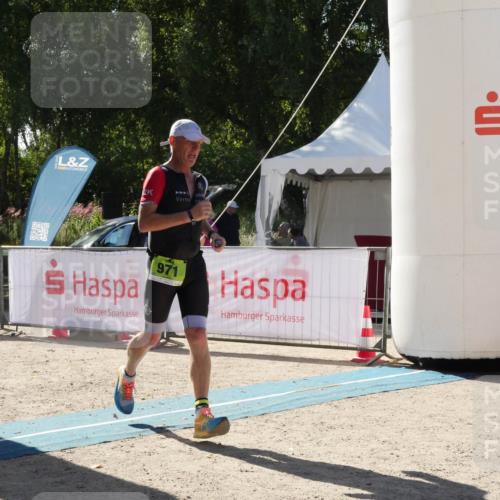 07.09.2025 - 19. Norderstedt Triathlon Zöllner http://msf.ph/oto/8790182 07.09.2025 15:32:00 Ziel 971 meine-sportfotos.de