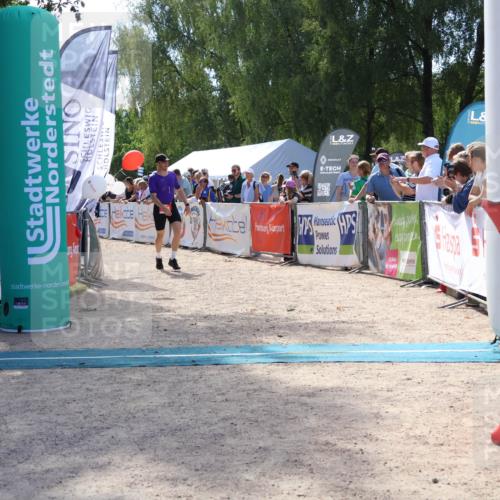 07.09.2025 - 19. Norderstedt Triathlon Zöllner http://msf.ph/oto/8790184 07.09.2025 13:58:19 Ziel 298 meine-sportfotos.de