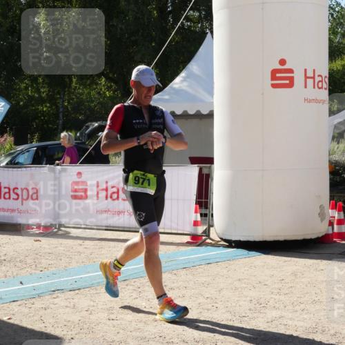 07.09.2025 - 19. Norderstedt Triathlon Zöllner http://msf.ph/oto/8790185 07.09.2025 15:32:00 Ziel 971 meine-sportfotos.de
