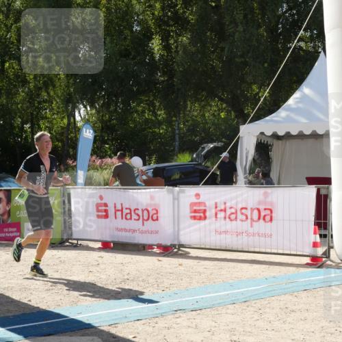 07.09.2025 - 19. Norderstedt Triathlon Zöllner http://msf.ph/oto/8790188 07.09.2025 15:32:38 Ziel 989 meine-sportfotos.de