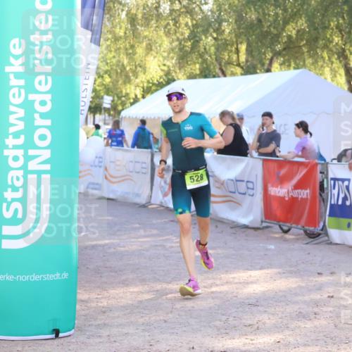 07.09.2025 - 19. Norderstedt Triathlon Zöllner http://msf.ph/oto/8790200 07.09.2025 16:24:47 Ziel 457, 460, 528 meine-sportfotos.de