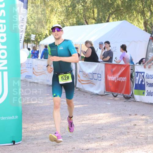 07.09.2025 - 19. Norderstedt Triathlon Zöllner http://msf.ph/oto/8790209 07.09.2025 16:24:48 Ziel 457, 460, 528 meine-sportfotos.de