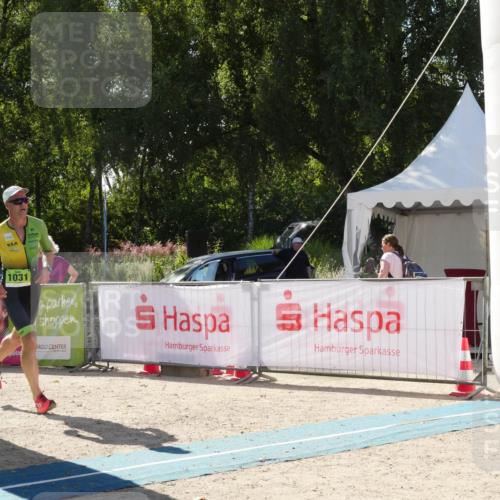 07.09.2025 - 19. Norderstedt Triathlon Zöllner http://msf.ph/oto/8790213 07.09.2025 15:33:16 Ziel 1031 meine-sportfotos.de