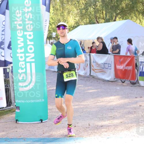 07.09.2025 - 19. Norderstedt Triathlon Zöllner http://msf.ph/oto/8790215 07.09.2025 16:24:48 Ziel 457, 460, 528 meine-sportfotos.de