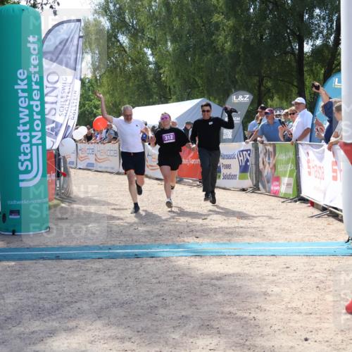 07.09.2025 - 19. Norderstedt Triathlon Zöllner http://msf.ph/oto/8790228 07.09.2025 13:58:24 Ziel 298, 312 meine-sportfotos.de