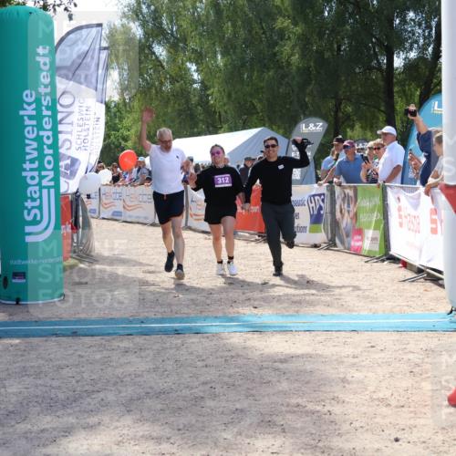 07.09.2025 - 19. Norderstedt Triathlon Zöllner http://msf.ph/oto/8790231 07.09.2025 13:58:25 Ziel 298, 312 meine-sportfotos.de