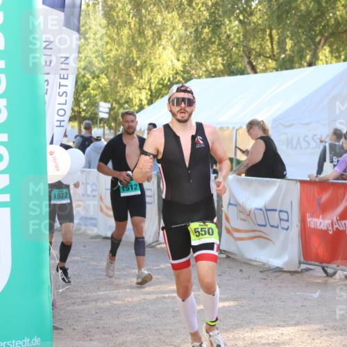07.09.2025 - 19. Norderstedt Triathlon Zöllner http://msf.ph/oto/8790233 07.09.2025 16:25:01 Ziel 550, 1512, 1522 meine-sportfotos.de