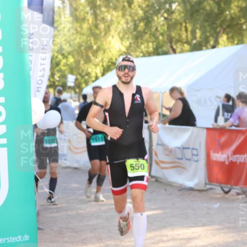 07.09.2025 - 19. Norderstedt Triathlon Zöllner http://msf.ph/oto/8790237 07.09.2025 16:25:01 Ziel 550, 1512, 1522 meine-sportfotos.de
