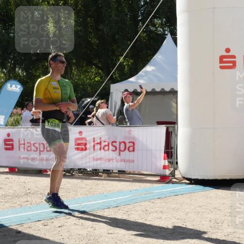 07.09.2025 - 19. Norderstedt Triathlon Zöllner http://msf.ph/oto/8790258 07.09.2025 15:34:50 Ziel 1028 meine-sportfotos.de