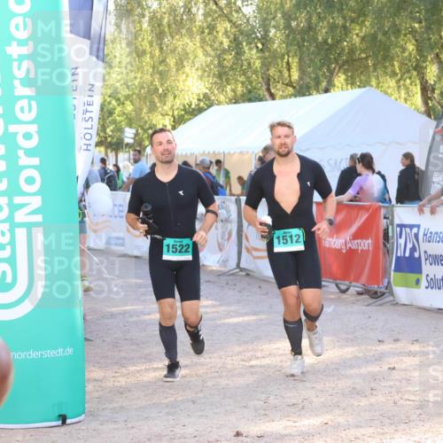 07.09.2025 - 19. Norderstedt Triathlon Zöllner http://msf.ph/oto/8790260 07.09.2025 16:25:03 Ziel 550, 1508, 1512, 1522 meine-sportfotos.de