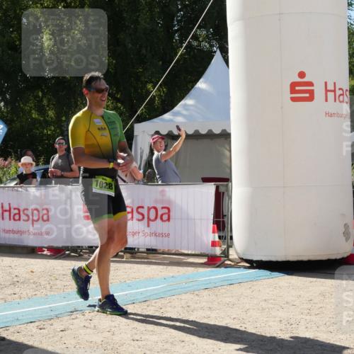 07.09.2025 - 19. Norderstedt Triathlon Zöllner http://msf.ph/oto/8790263 07.09.2025 15:34:50 Ziel 1028 meine-sportfotos.de